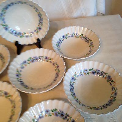 J G Meakin Classic White Blue Daisies ALPINE MIST Soup Cereal Bowls