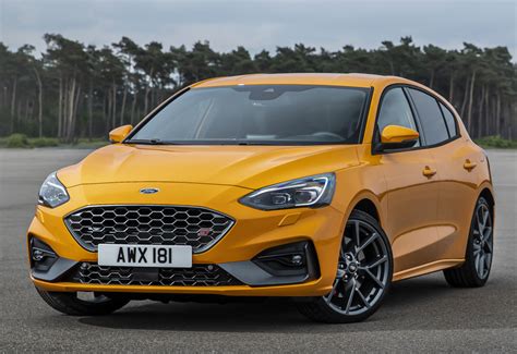 And with the 2019 focus st, ford continues a streak the last focus rs (a.k.a the drift machine) started, the sensational new fiesta st reinforced, and now the new focus st has continued. First 2020 Ford Focus ST Reviews Say It's Expensive, Too ...