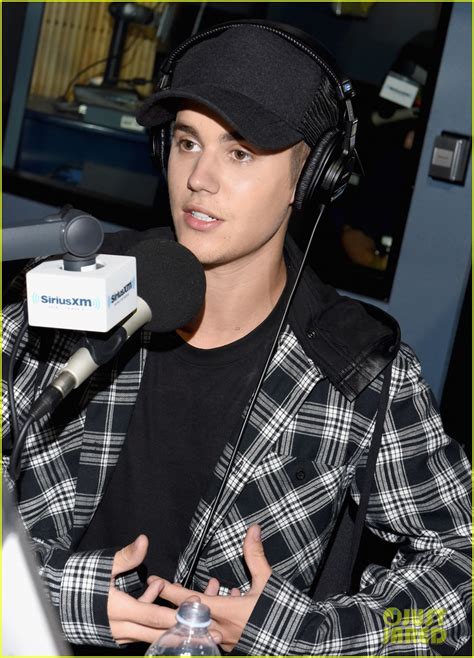 Justin Bieber Says He Has A Hard Time Trusting People Photo 3446911