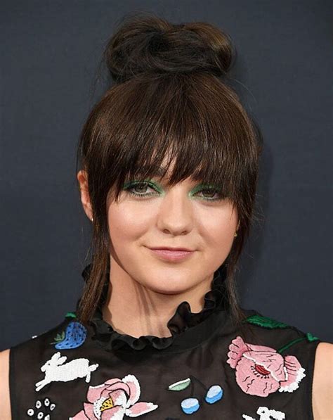 Maisie Williams Looks Fresh In A Bangin Topknot At The Emmys