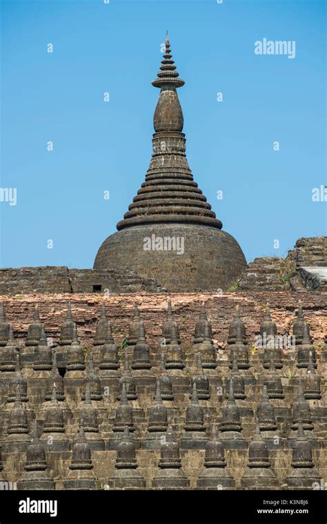 Mrauk U Rakhine State Myanmar Details Of The Koe Thaung Pagoda Stock
