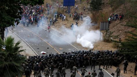 El presidente de bolivia , luis arce , lamentó el accidente ocurrido en la universidad pública de el alto , en donde murieron siete estudiantes tras por su parte, el expresidente de bolivia evo morales también reaccionó ante el accidente: 