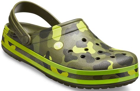 Ahora con estampados camo, florales o divertidos que aportarán la máxima diversión a tu calzado. Papuci Crocs Crocband Seasonal Graphic Clog, Army Green ...