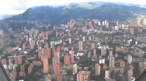 Vista Aérea De La Bella Ciudad De Medellín Youtube