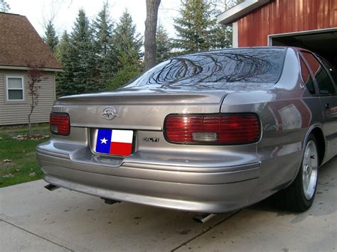 Chevrolet Impala Ss Factory Flush No Light Spoiler 1991 1996
