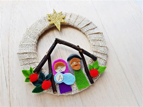 Diy Christmas Craft Nativity Scene Wreath Using Supplies Most Of Us