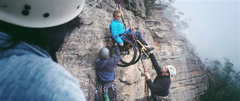 behind the scenes on von wong s epic photoshoot paralyzed mom hangs off cliff for mother s day