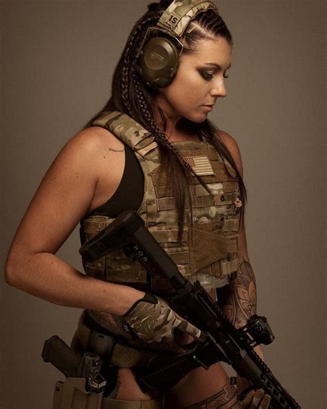 Hottie In Full Kit Tactical Gal Pin Up Wonder Woman Lovely Photo