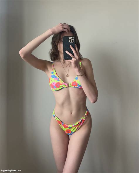 Caitlinerinoneill Heyitsapril Nude OnlyFans Leaks The Fappening