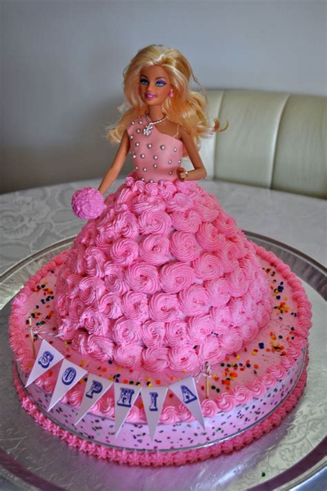 Take two cakes and make separately in two bundt cake pans. The 25+ best Barbie cake ideas on Pinterest | Doll ...