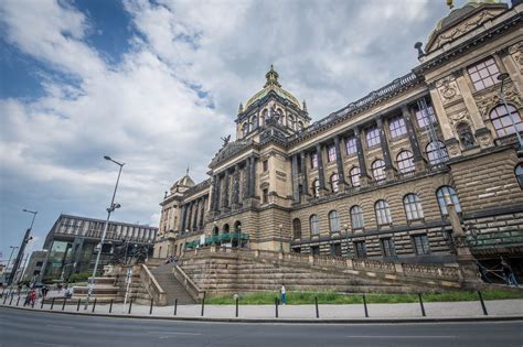 12 petřínská rozhledna malá kopie eiffelovy věže slavnostně otevřena je vysoká 60 m nadmořská výška vyhlídkové plošiny je 384 m n. Národní muzeum