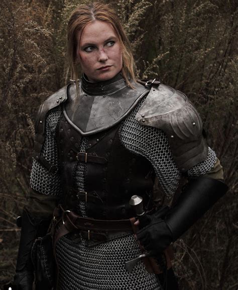 Women In Practical Armor Female Armor Fantasy Armor