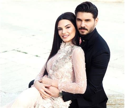 Pin By Igla On Tolgahan Sayisman And Almeda Abazi Beautiful Couple Wedding Dresses Turkish Actors
