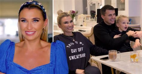 Billie Faiers Thanks Fans For Supporting The Mummy Diaries Metro News
