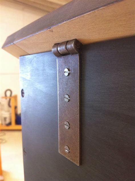 Dutch Tool Chest Hinge Offsetting From Edge Creates A Stop Flickr