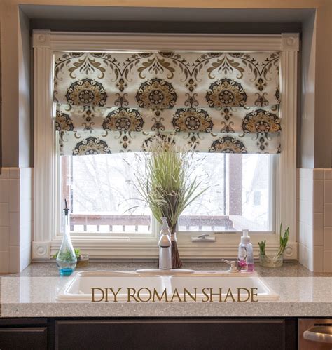 Isn't it annoying when you come across a diy tutorial with the word easy all over it, only to find it isn't? Brunch In Omaha: Easy No-Sew Roman Shade