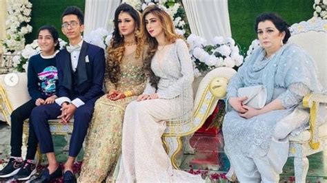 پاکستان میں سوشل میڈیا پر کم عمری‘ میں شادی کرنے والے جوڑے کی دھوم Bbc News اردو