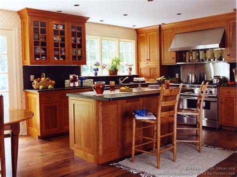 You will need inspiration for your kitchen cabinets, backsplashes, counters, decor, and even organization. Shaker Kitchen Cabinets | Kitchen cabinet door styles ...