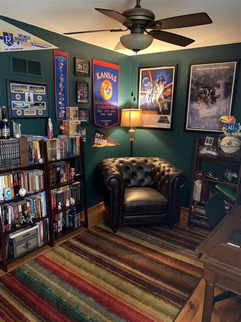 My Officesports Memorabilia Roomlibrarynerd Cave I Dont Have