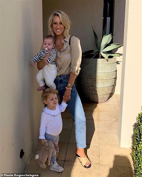 phoebe burgess takes a swipe at perfect mums on instagram mum fashion new outfits phoebe