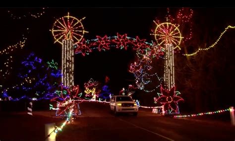 The colony christmas spectacular light show at is choreographed to music. Christmas In The Park Is The Largest Drive-Thru Light Show In Oklahoma