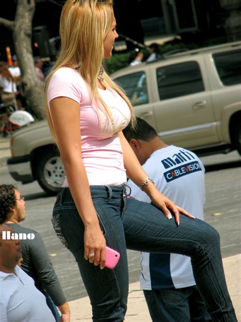 Beautiful housewife homestrip in spandex. Perfect Bubble Butts Candid Jeans | Divine Butts: Voyeur ...