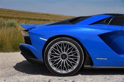 Lamborghini Aventador S Roadster 2018 Review Autocar