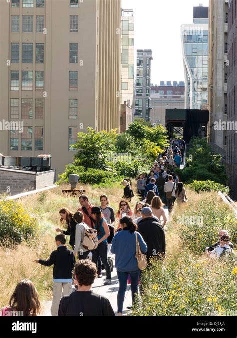 Visitors Walking On High Line Park Nyc Stock Photo Alamy