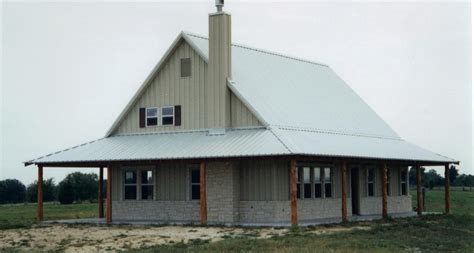 Typically they are structures that are bigger than typical houses because of the barn area which. 17 Stunning Metal House Ideas