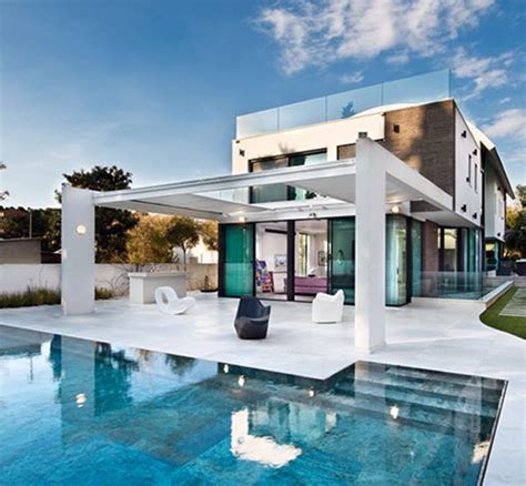 Modern House Design With Swimming Pool Swimmingpools Modern Pool