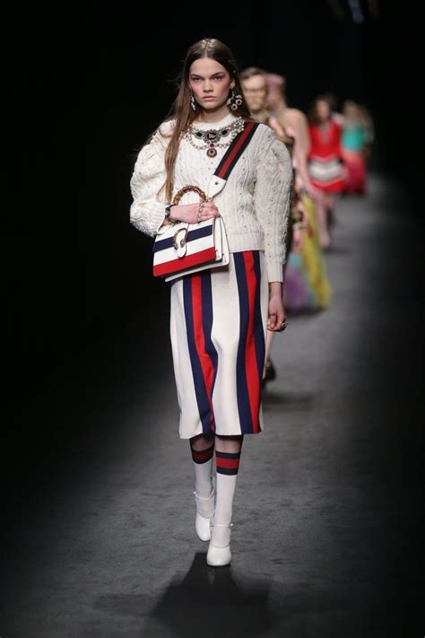 Dedicated to those who love dancing! Milan Fashion Week 2016: Gucci