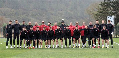Es handelt sich hier um den endgültigen em kader mit 23 spielern. EM-Quali: Spielplan steht und U21-Kader der Türkei ...