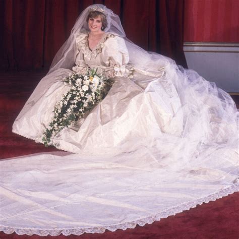 Princess Dianas Iconic Wedding Dress To Be Displayed At Kensington Palace In New Royal Exhibit