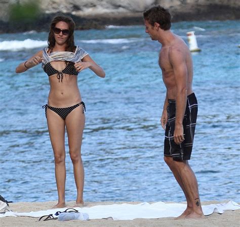 Jenson Button Takes Jessica Michibata Snorkelling During Hawaiian Beach Break Daily Mail Online
