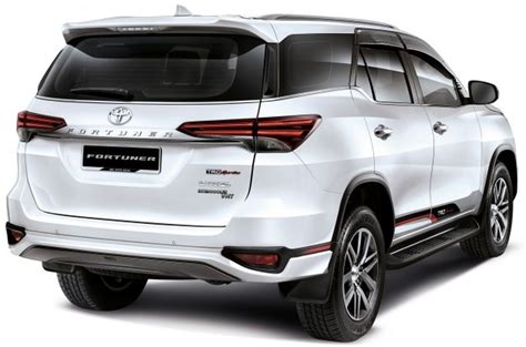 Currently, the fortuner sits just about the same as the rest of the pack when it comes to safety. Toyota Fortuner 2018 chính thức được bán tại Malaysia, giá ...