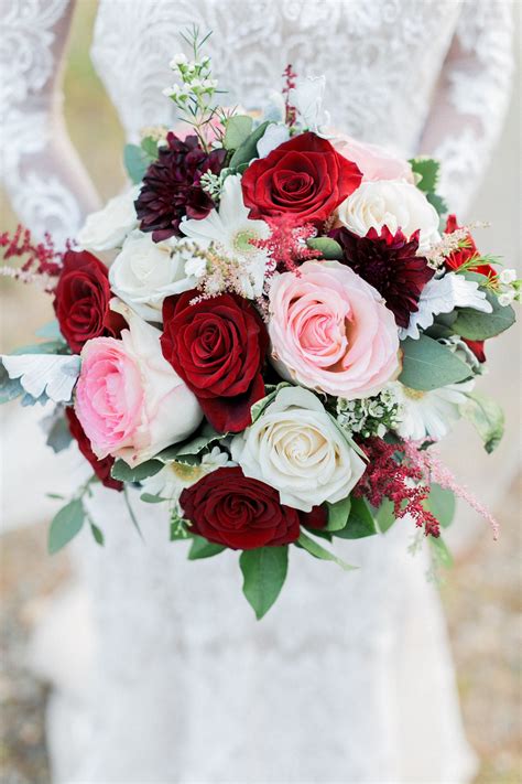 Bouquet With Pink And Red Roses Elizabeth Anne Designs The Wedding Blog