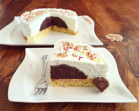 30 minuten backen, den backofen zu lassen und den kuchen noch 30 minuten im ofen ruhen lassen. Dunkler Schokokern Doppel Schoko Streusel Kuchen ...