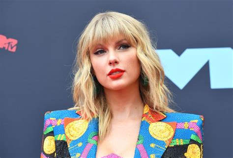 Os Fãs Resolveram Um Mistério Da Internet Envolvendo Taylor Swift E Uma