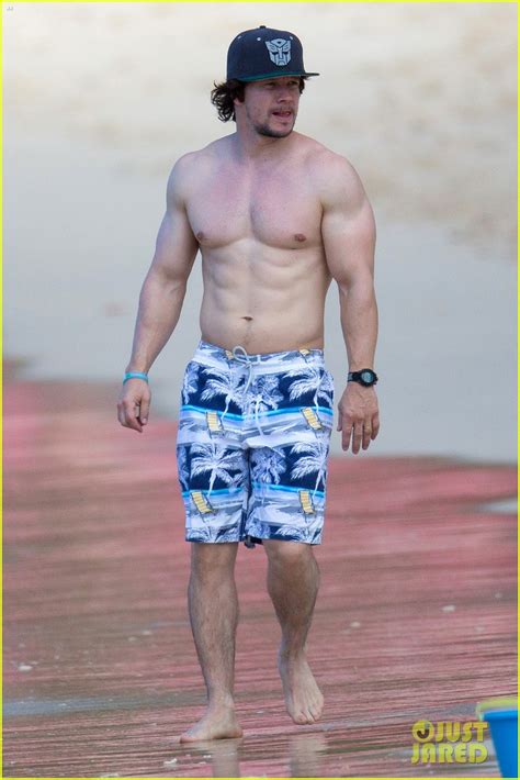 Photo Mark Wahlberg Shows Off Ripped Shirtless Body In Barbados 23