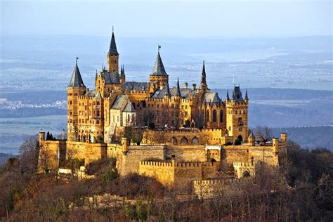 Check spelling or type a new query. Le château des Hohenzollern - Allemagne