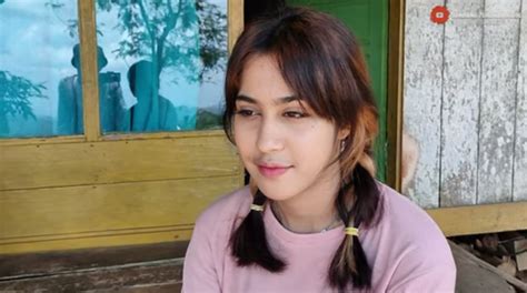 Cantik Banget Intip Kebersamaan Gadis Desa Blasteran Hidup Di Kampung