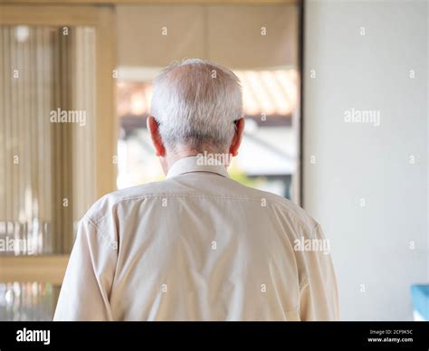 Old Man Walking Away Hi Res Stock Photography And Images Alamy