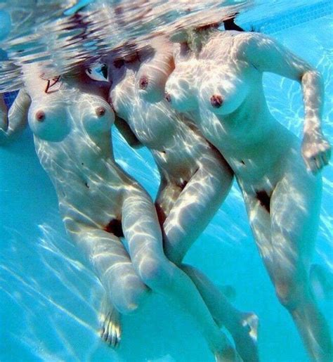 Photos De Filles Totalement Nues Dans La Piscine Ou La Mer 4plaisir Com