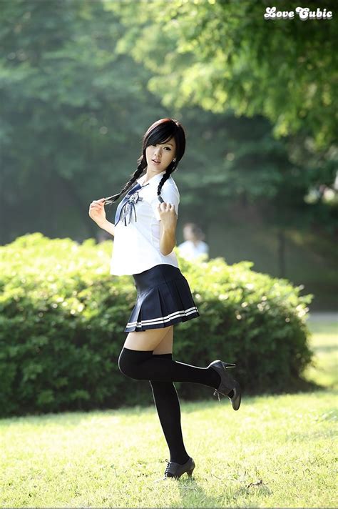 Hwang Mi Hee Schoolgirl Outfit Part1 Bingkai Anatomi