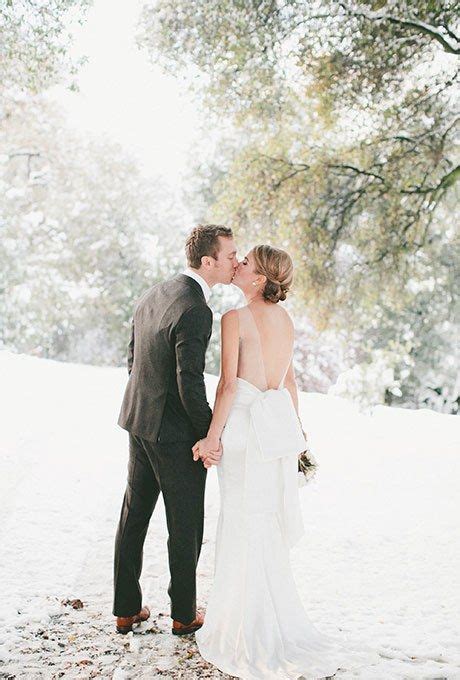 27 Snowy Wedding Photo Ideas To Steal For Your Winter Wedding Winter