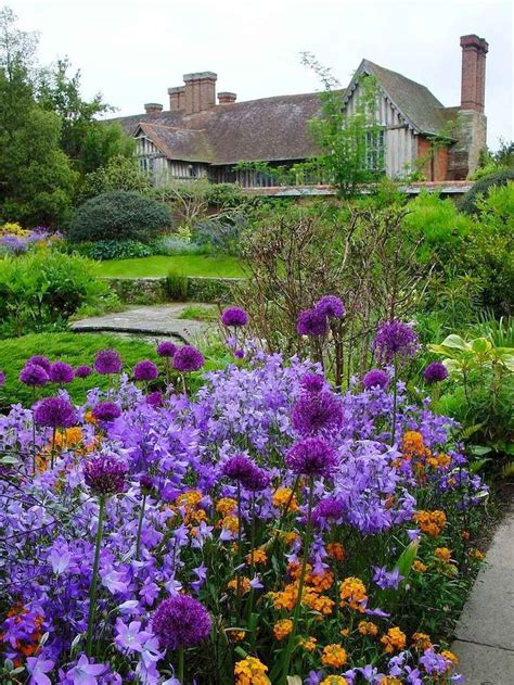 35 Beautiful Small Cottage Garden Ideas For Backyard
