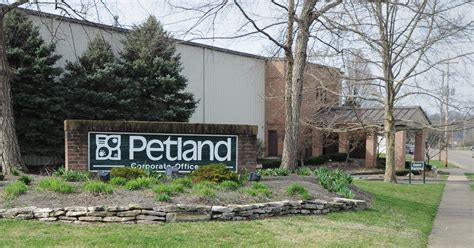 Petland Discounts closing New York stores, 367 to be laid off