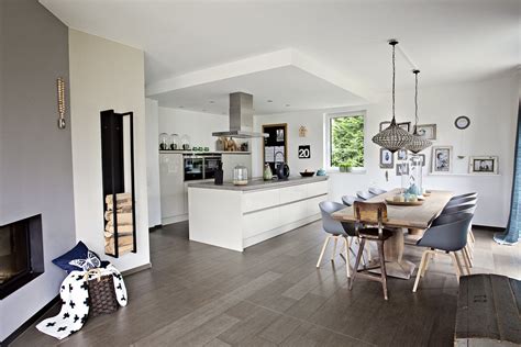 Offene küche mit wohnzimmer für ein geselliges ambiente bei einem wohnzimmer mit offener küche entsteht sofort ein geselliges und einladendes ambiente. Offene Küchen: Ideen & Bilder