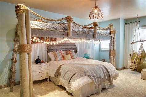 But for a beach themed bedroom, feel free to let your collector out. 49 Beautiful Beach And Sea Themed Bedroom Designs - DigsDigs