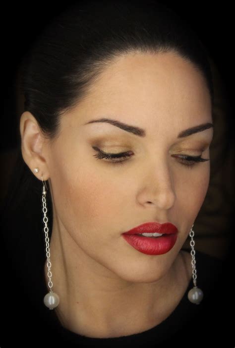 How To Wear Red Lips And Eyeshadow Red Lipstick